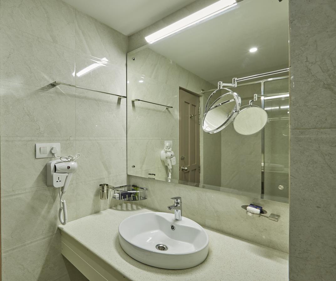 Hotel Sterling Guruvāyūr Zewnętrze zdjęcie
