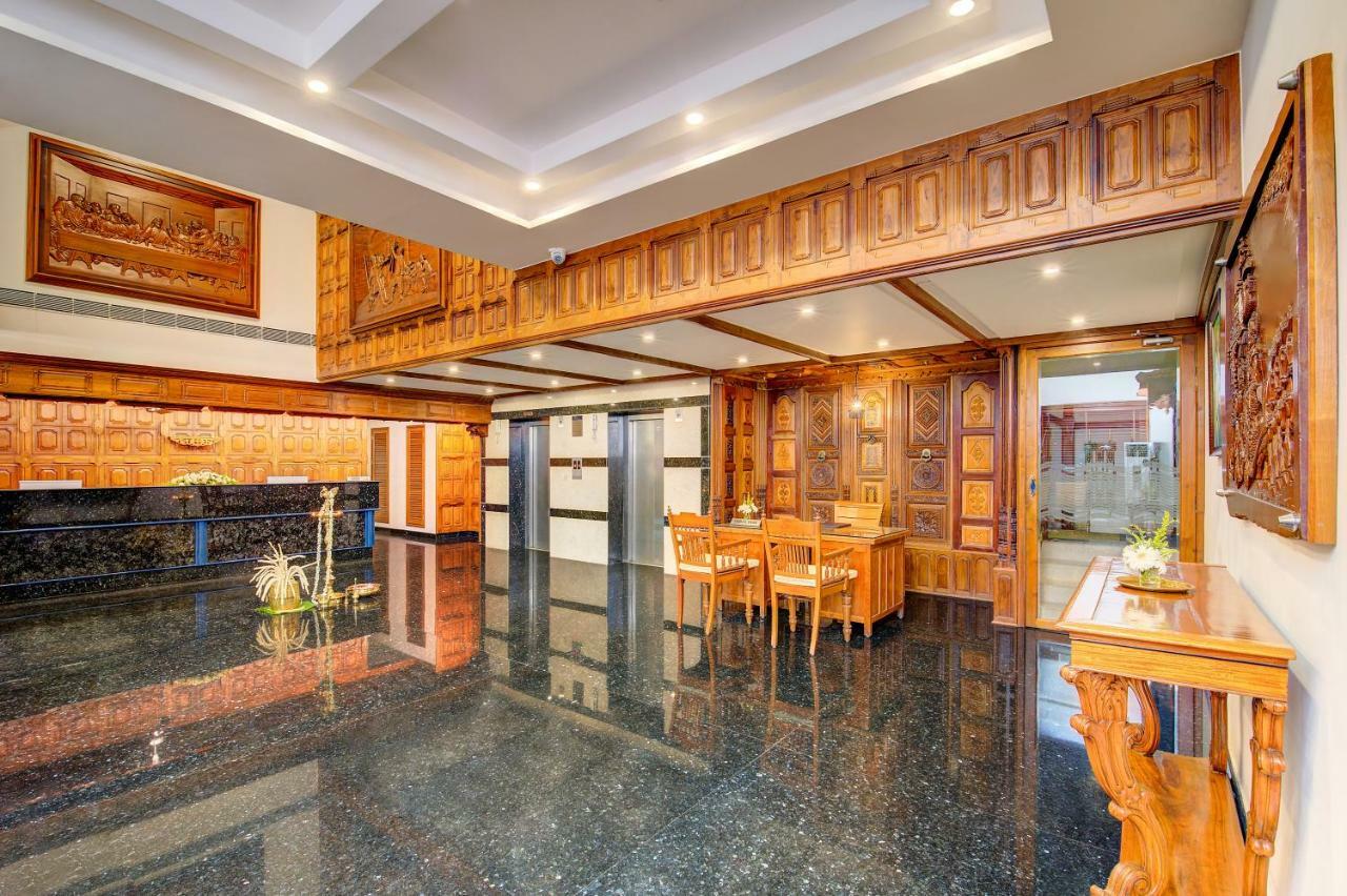 Hotel Sterling Guruvāyūr Zewnętrze zdjęcie